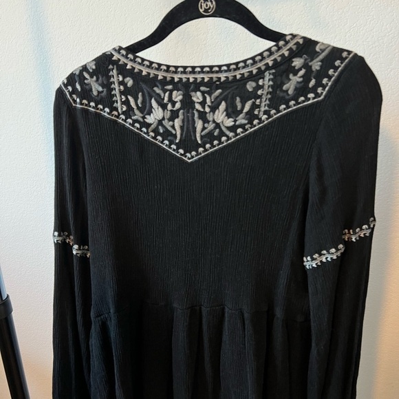 SUGAR Lips Women’s Black Tassel Top Fits M/L - Picture 5 of 8